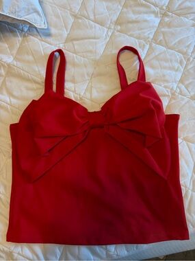 H&M bow tank